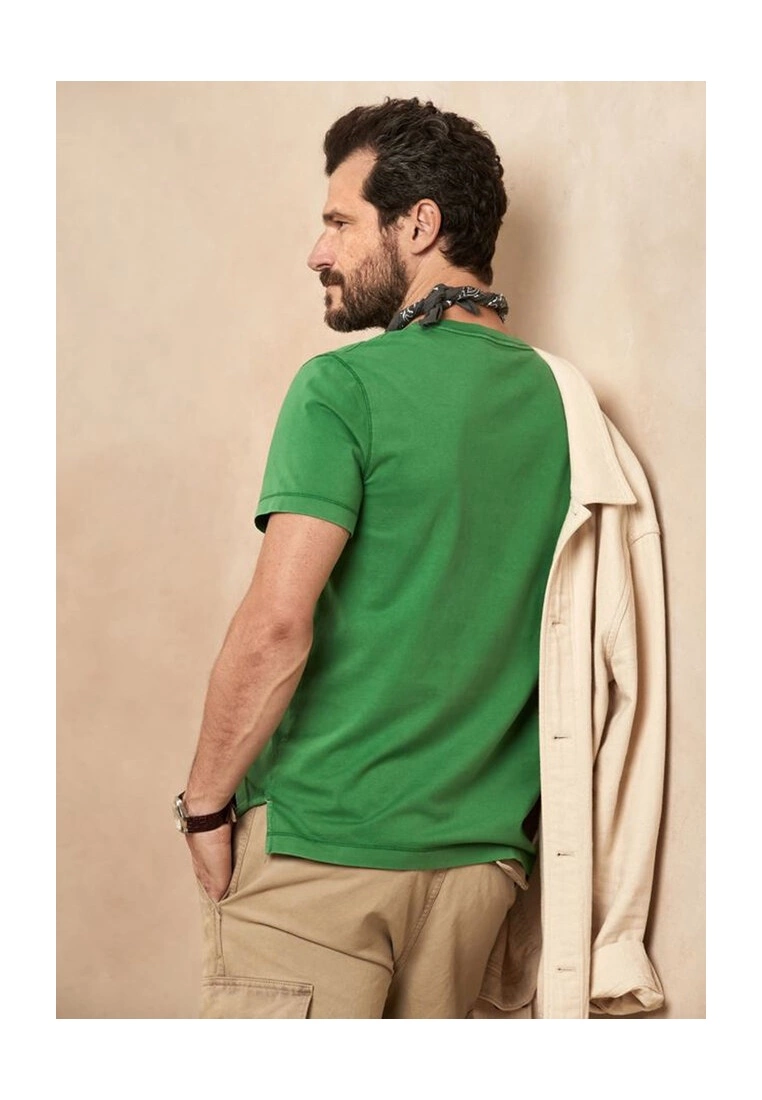 Banana Republic Authentic Garment Dye Pocket Tee 4 Banana Republic Authentic Garment Dye Pocket Tee - Image 2