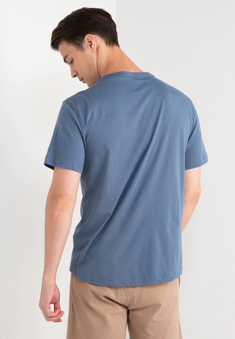 Banana Republic Logo Organic Soft Wash Curved Hem T-Shirt 4 Banana Republic Logo Organic Soft Wash Curved Hem T-Shirt - Image 2