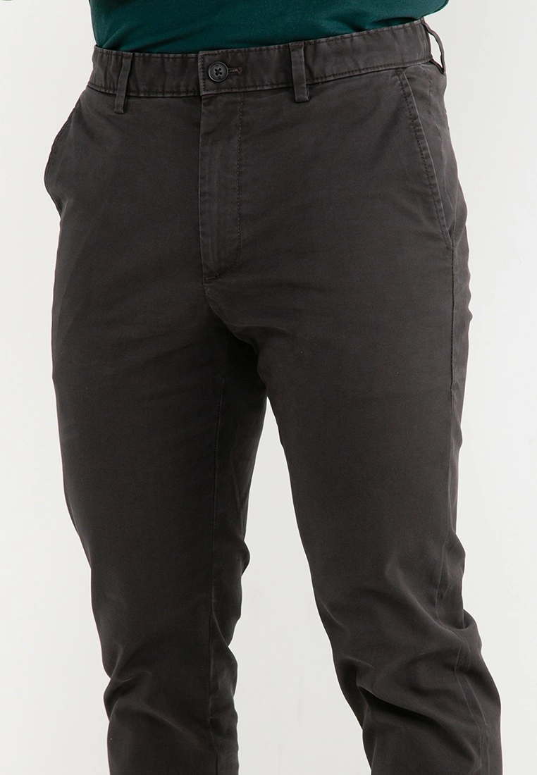 Banana Republic Slim Lived-In Chino Pants 5 Banana Republic Slim Lived-In Chino Pants - Image 3