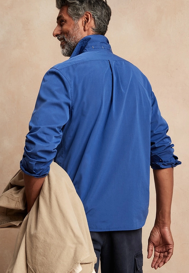 Banana Republic Untucked Standard-Fit Perfect Poplin Shirt 5 Banana Republic Untucked Standard-Fit Perfect Poplin Shirt - Image 3