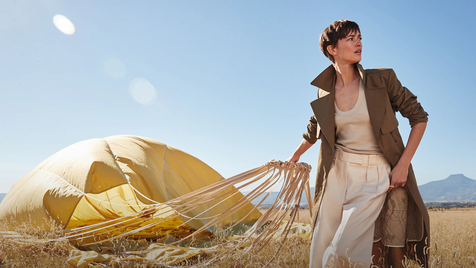 Outlet Banana Republic Store -Outlet Banana Republic Store BRSP230302 SITE JP HP 01 Spotlight IMG XL